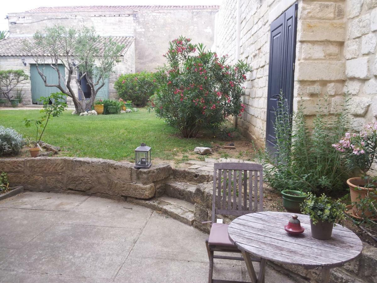 Chambres De Charme Chez L'Habitant Baillargues Esterno foto